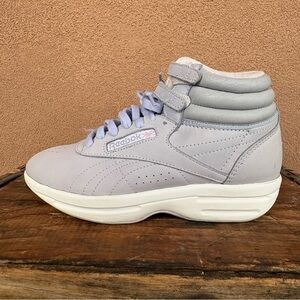 Vintage Reebok Classic Hi Top Sneaker